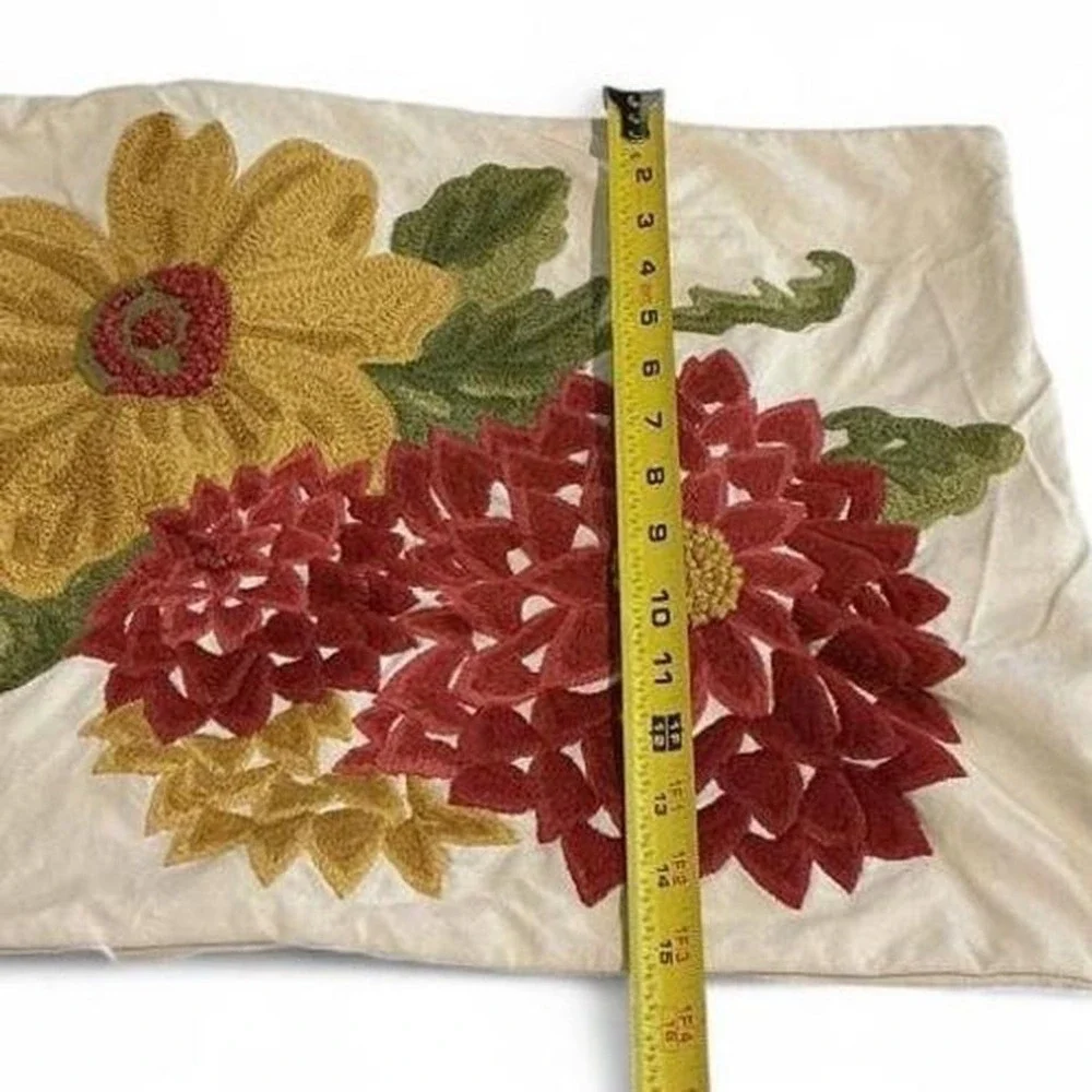 Pottery Barn Floral Crewel Pillow Shams Standard Set of 2 Cream Embroidered